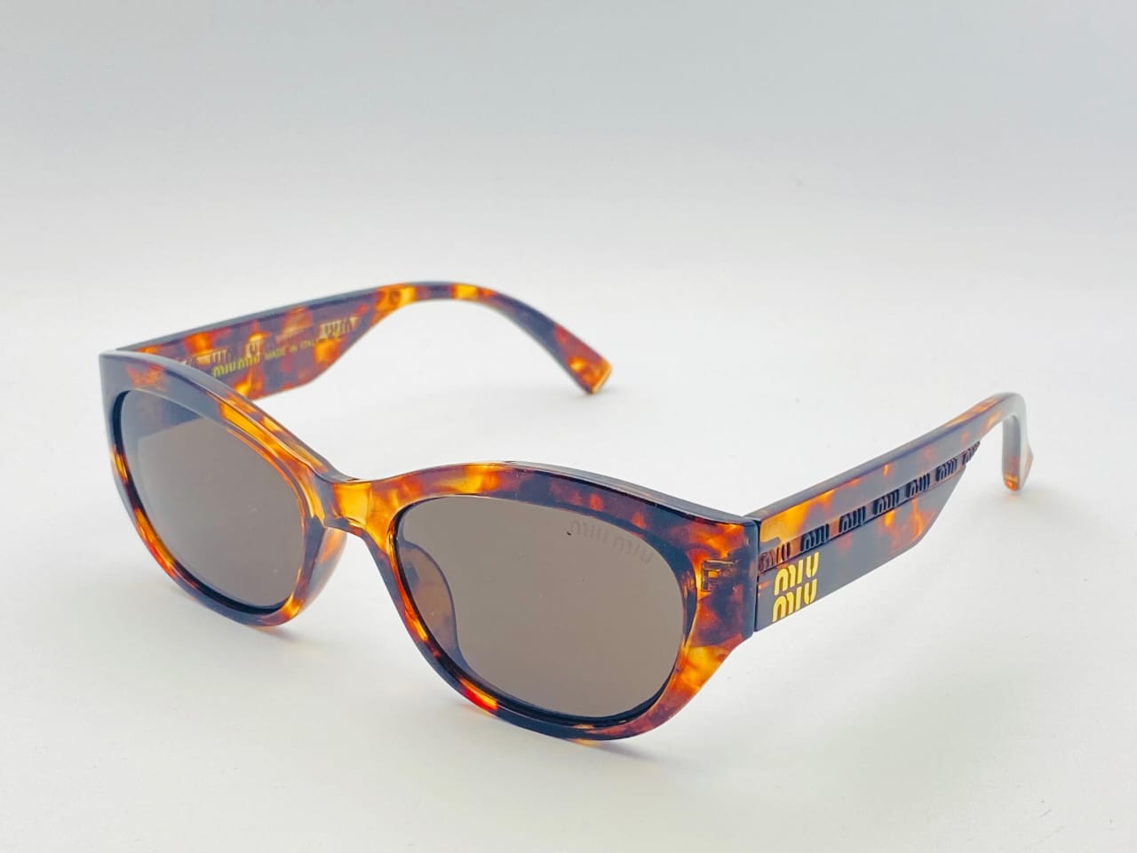 Bold Thick Cat Eye Sun Glasses For Women
