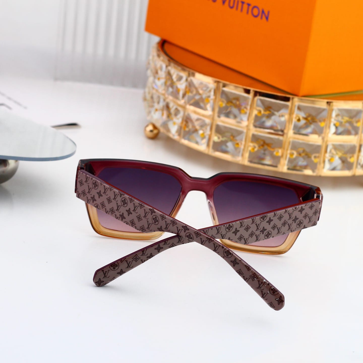 Luxurious & Elegant Sn Glasses For Men - Women